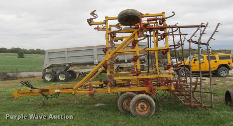 image for item DE5878 Kent 6327 field cultivator