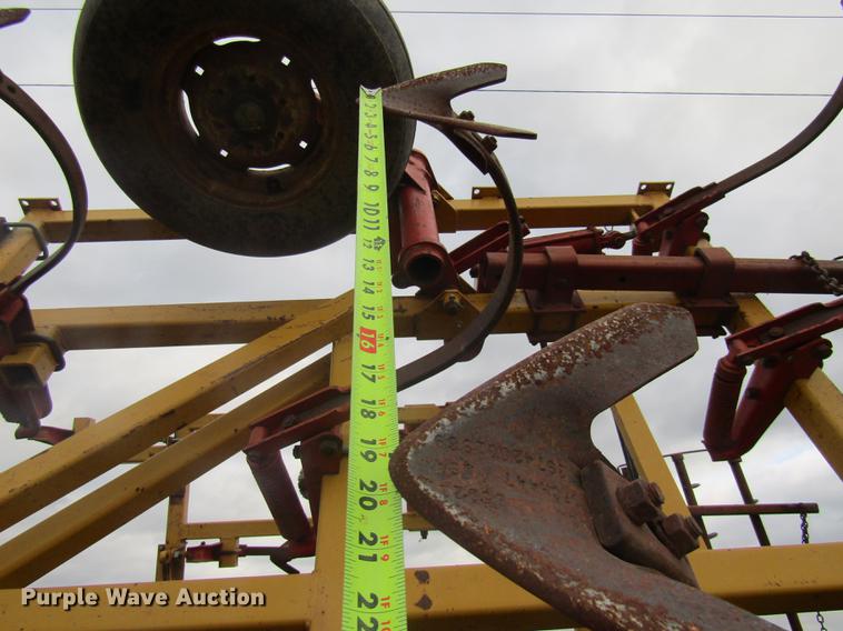 image for item DE5878 Kent 6327 field cultivator