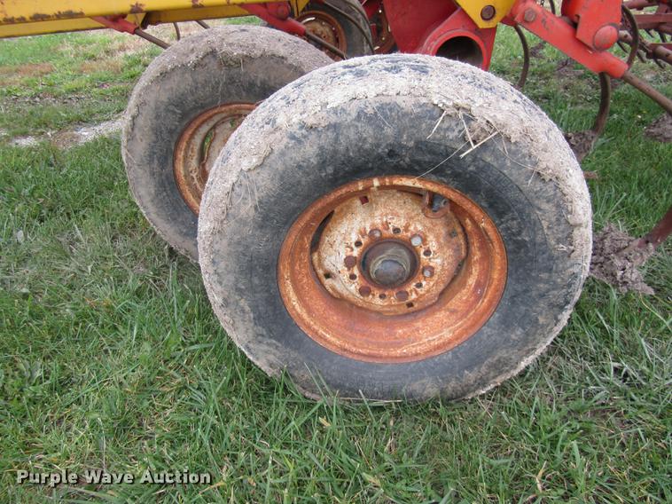 image for item DE5878 Kent 6327 field cultivator