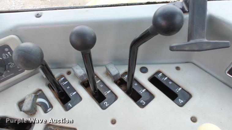 image for item DE7285 1996 AGCO Allis 9455 MFWD tractor