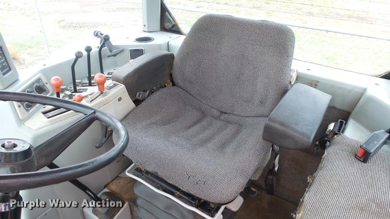 image for item DE7285 1996 AGCO Allis 9455 MFWD tractor