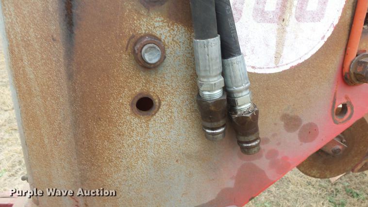 image for item DE7304 Massey-Ferguson 880 six bottom plow