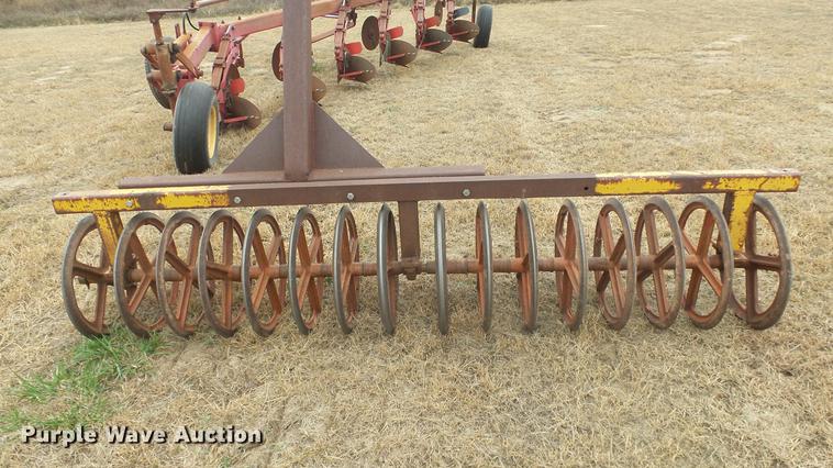 image for item DE7304 Massey-Ferguson 880 six bottom plow
