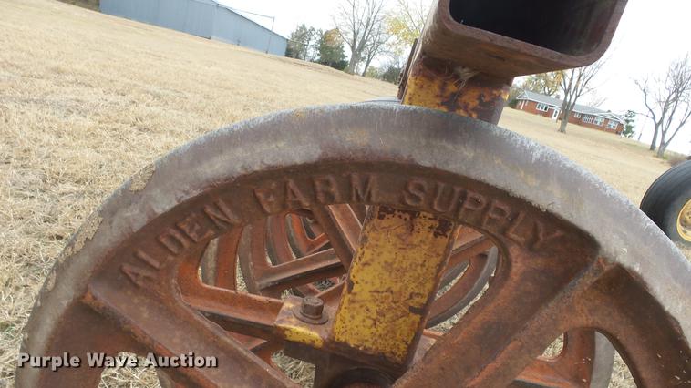 image for item DE7304 Massey-Ferguson 880 six bottom plow
