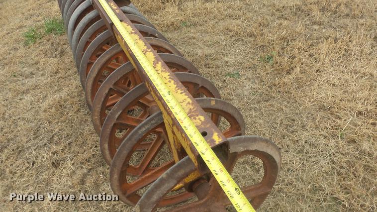 image for item DE7304 Massey-Ferguson 880 six bottom plow
