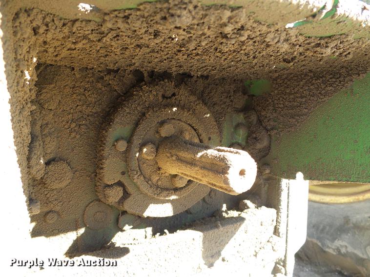 image for item DF2809 1963 John Deere 4010 tractor