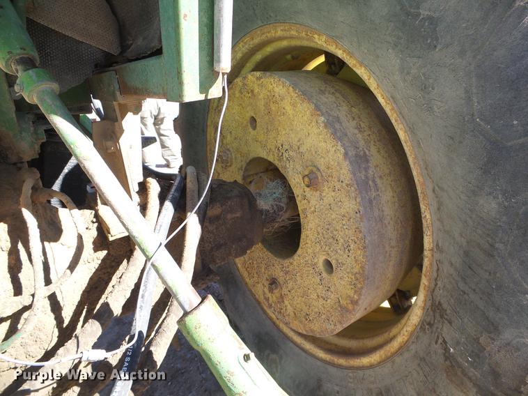 image for item DF2809 1963 John Deere 4010 tractor