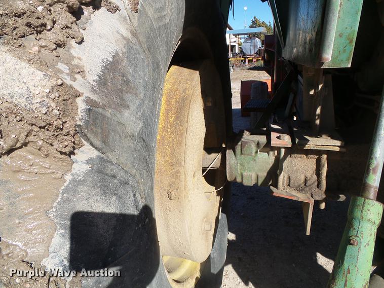 image for item DF2809 1963 John Deere 4010 tractor