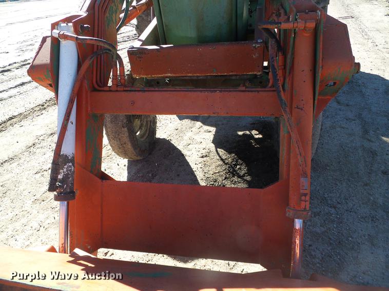 image for item DF2809 1963 John Deere 4010 tractor