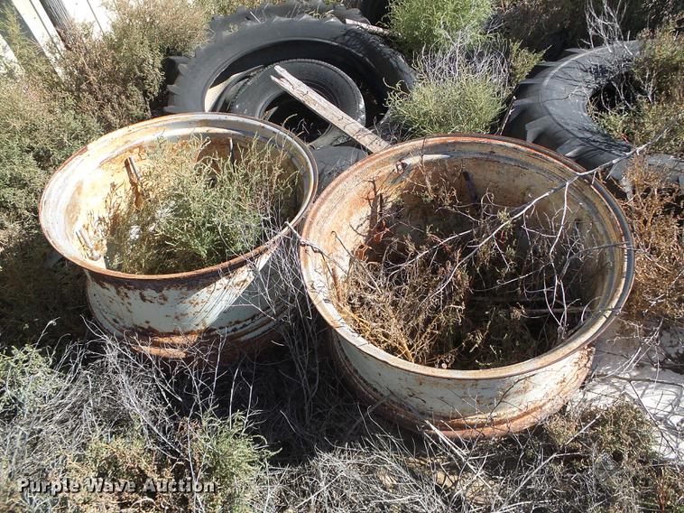 image for item DF2809 1963 John Deere 4010 tractor