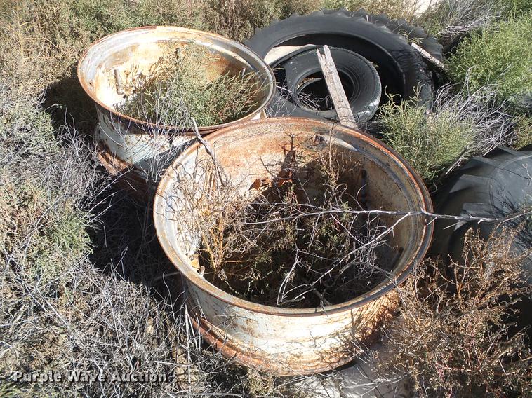 image for item DF2809 1963 John Deere 4010 tractor