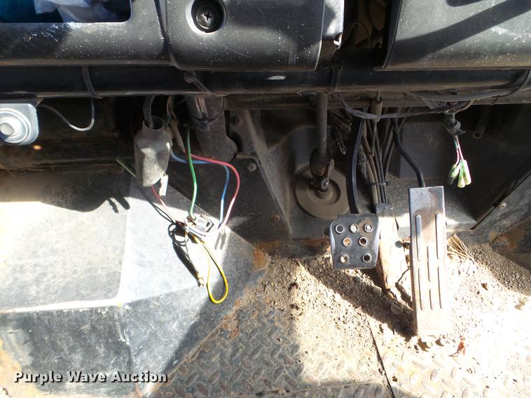 image for item DX9550 2007 Kawasaki Mule 3010 utility vehicle