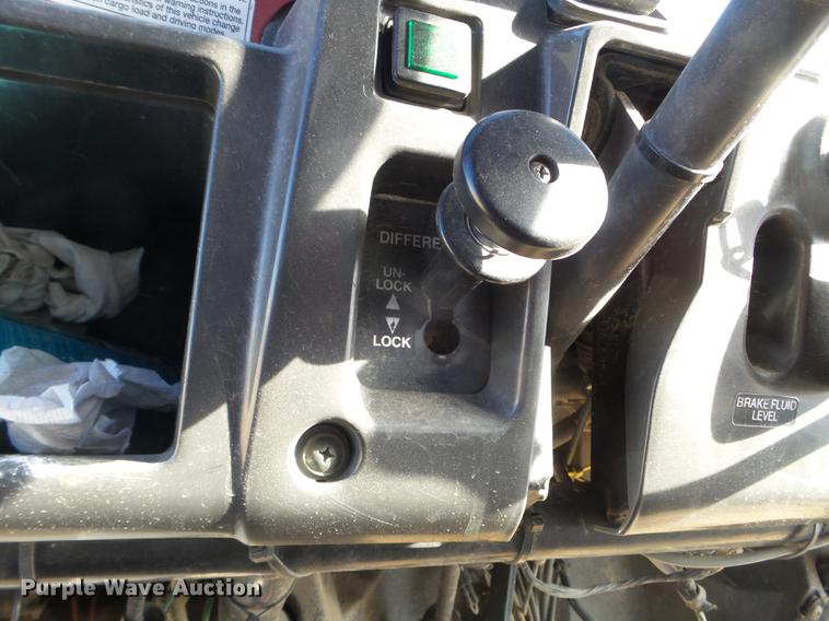 image for item DX9550 2007 Kawasaki Mule 3010 utility vehicle