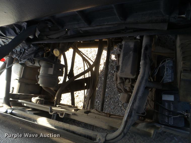 image for item DX9550 2007 Kawasaki Mule 3010 utility vehicle