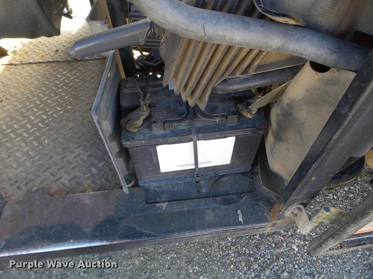 image for item DX9550 2007 Kawasaki Mule 3010 utility vehicle