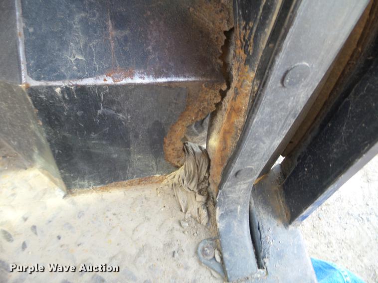 image for item DX9550 2007 Kawasaki Mule 3010 utility vehicle