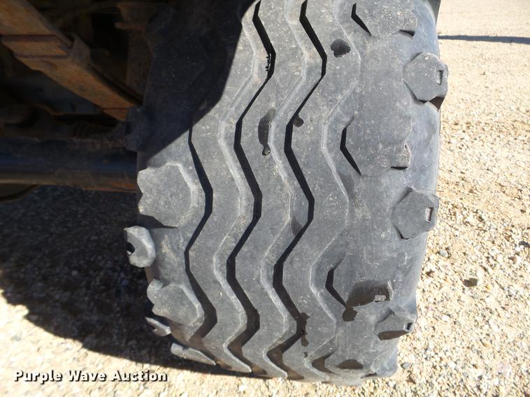 image for item DX9550 2007 Kawasaki Mule 3010 utility vehicle