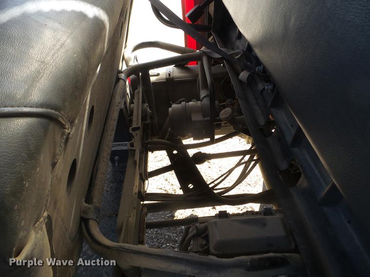 image for item DX9551 2007 Kawasaki Mule 3010 utility vehicle