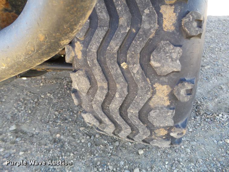 image for item DX9551 2007 Kawasaki Mule 3010 utility vehicle