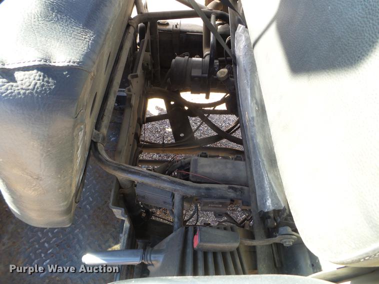 image for item DX9552 2007 Kawasaki Mule 3010 utility vehicle