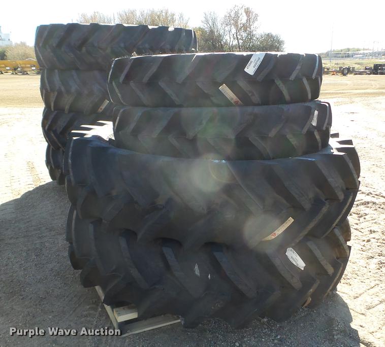 image for item DX9555 (8) tires
