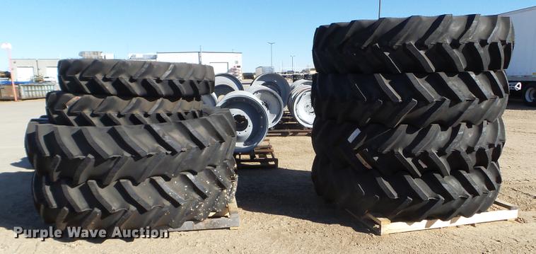 image for item DX9555 (8) tires