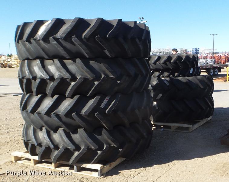 image for item DX9555 (8) tires