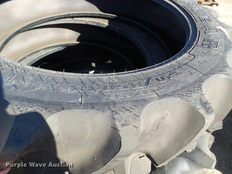 image for item DX9555 (8) tires