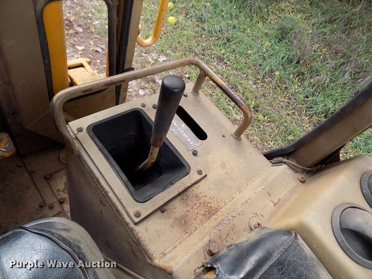 image for item DY9087 1979 Caterpillar 931B track loader