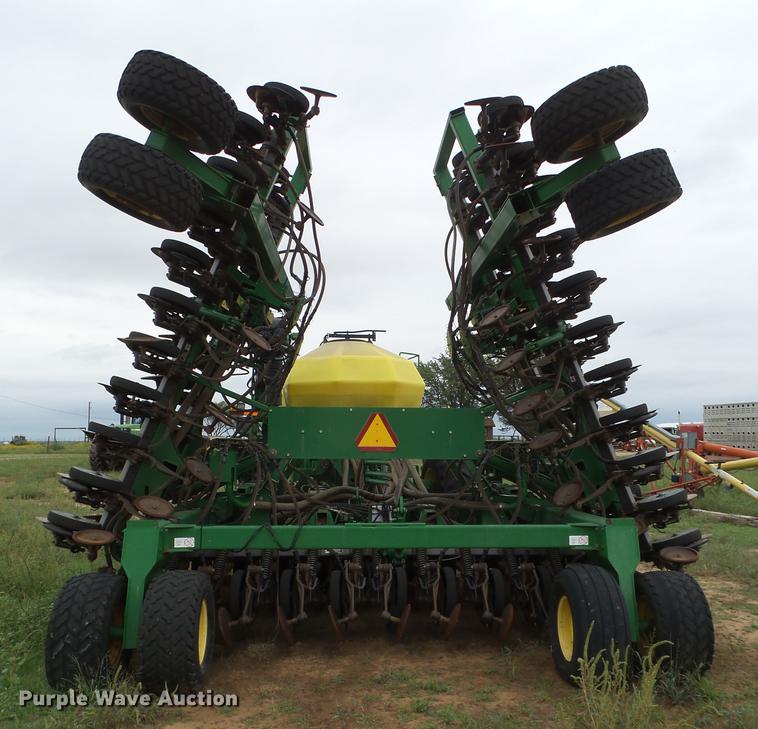 image for item EI9667 2008 John Deere 1890 air seeder