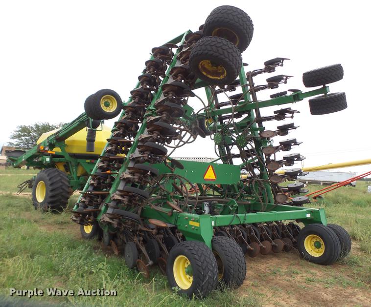 image for item EI9667 2008 John Deere 1890 air seeder