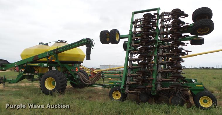 image for item EI9667 2008 John Deere 1890 air seeder