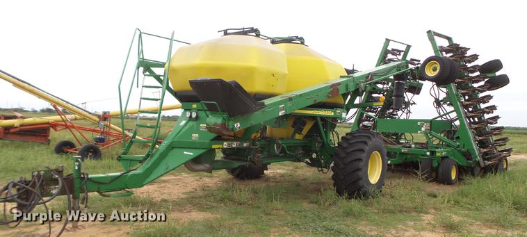 image for item EI9667 2008 John Deere 1890 air seeder