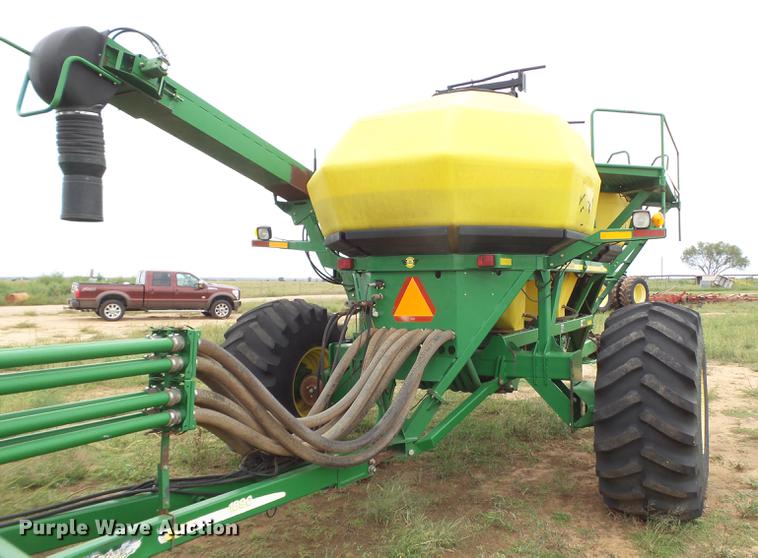 image for item EI9667 2008 John Deere 1890 air seeder