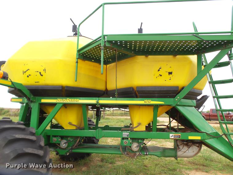 image for item EI9667 2008 John Deere 1890 air seeder