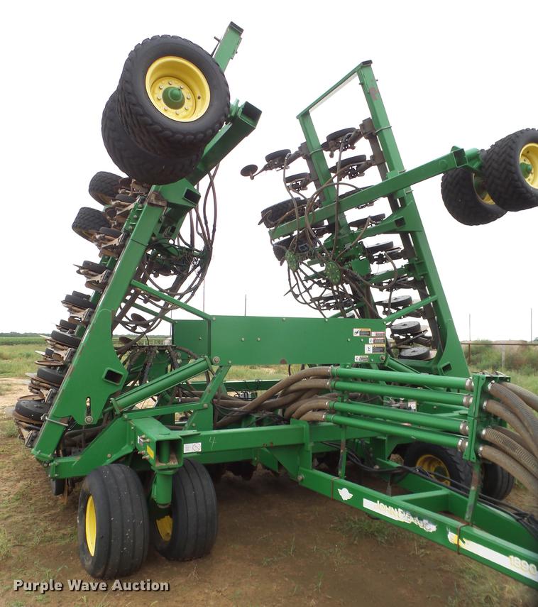 image for item EI9667 2008 John Deere 1890 air seeder