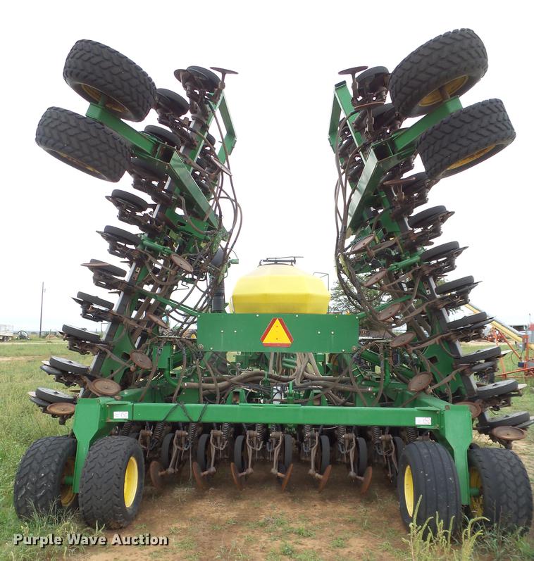 image for item EI9667 2008 John Deere 1890 air seeder