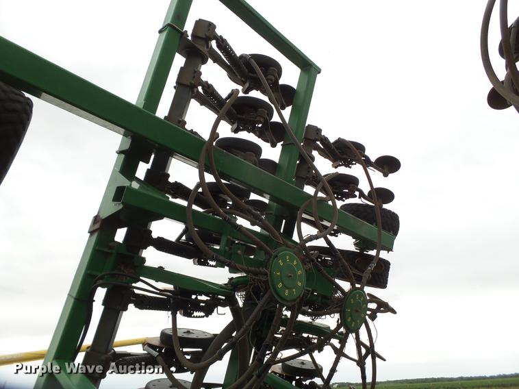 image for item EI9667 2008 John Deere 1890 air seeder