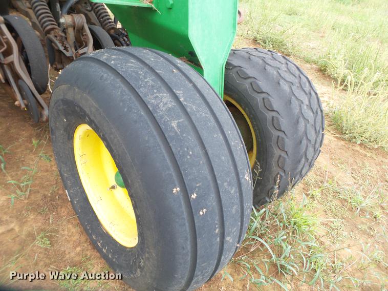 image for item EI9667 2008 John Deere 1890 air seeder