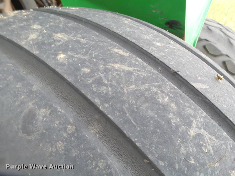 image for item EI9667 2008 John Deere 1890 air seeder