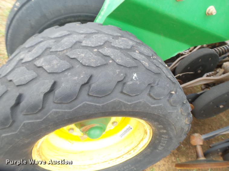image for item EI9667 2008 John Deere 1890 air seeder