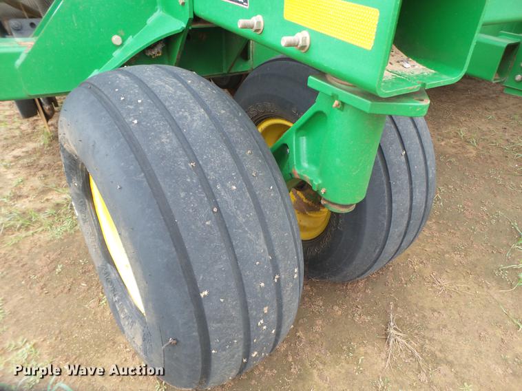 image for item EI9667 2008 John Deere 1890 air seeder