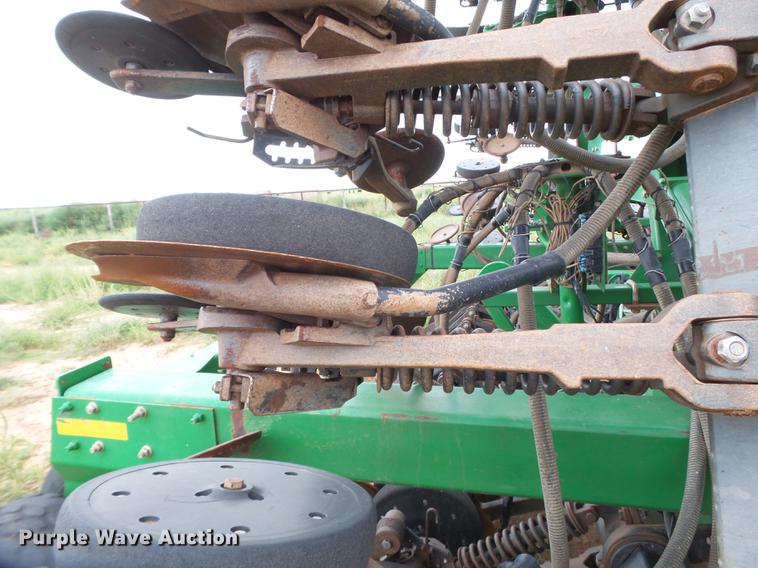 image for item EI9667 2008 John Deere 1890 air seeder