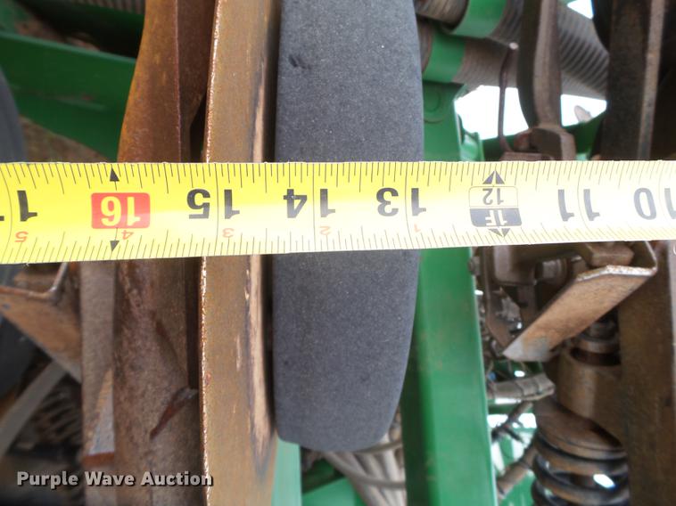 image for item EI9667 2008 John Deere 1890 air seeder