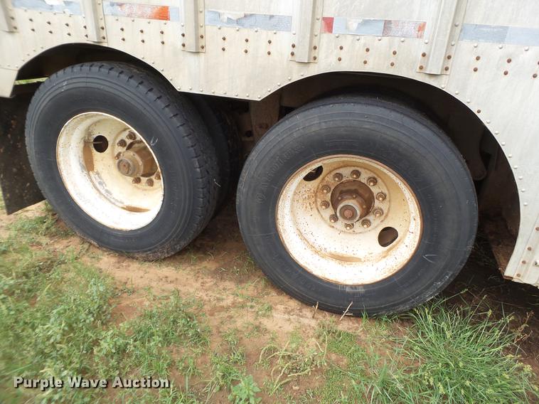 image for item EI9670 1990 Merritt livestock trailer