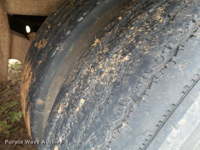 image for item EI9670 1990 Merritt livestock trailer