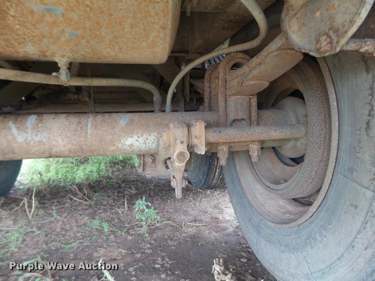 image for item EI9670 1990 Merritt livestock trailer