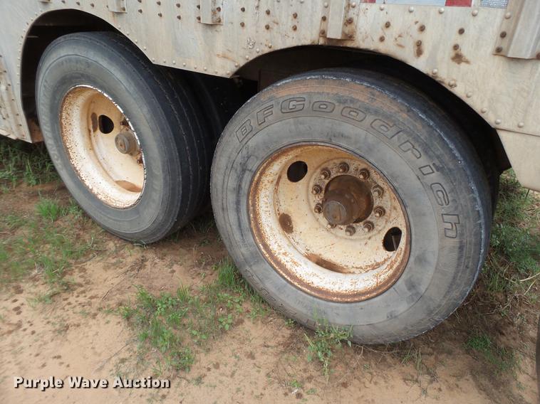 image for item EI9670 1990 Merritt livestock trailer