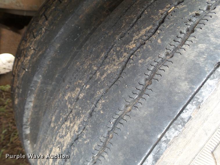 image for item EI9670 1990 Merritt livestock trailer