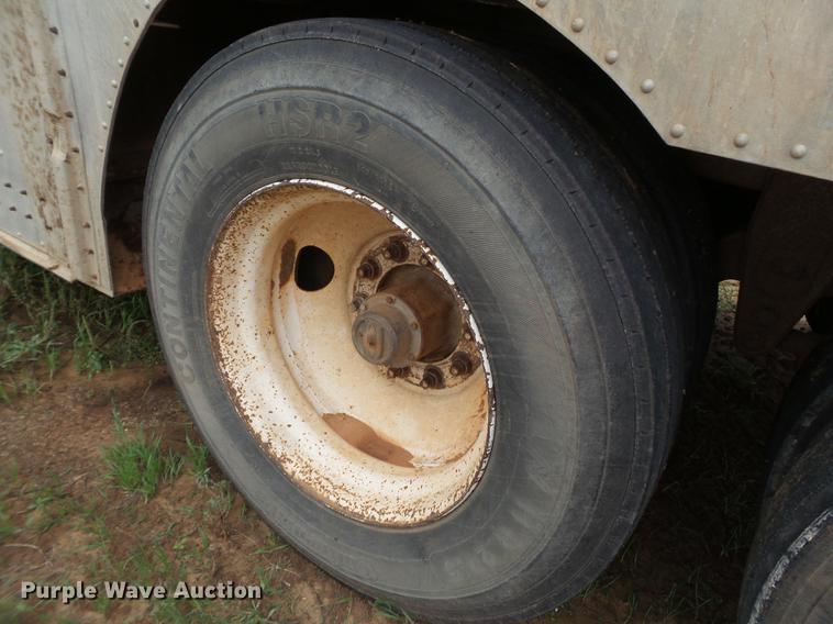 image for item EI9670 1990 Merritt livestock trailer